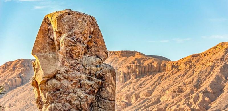 Les Colosses de Memnon Les Colosses de Memnon