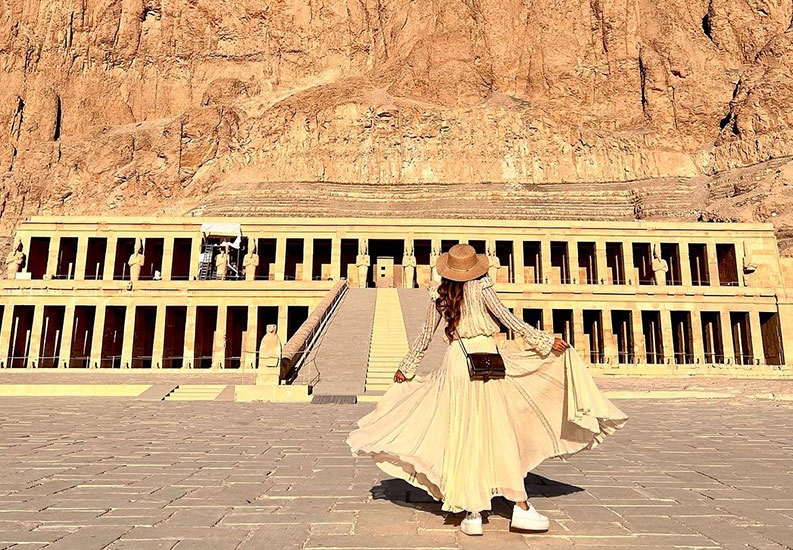 Cairo to Abu Simbel Tour