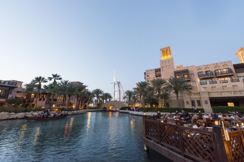 people enjoying souk Madinat Jumeirah, The view of water canal