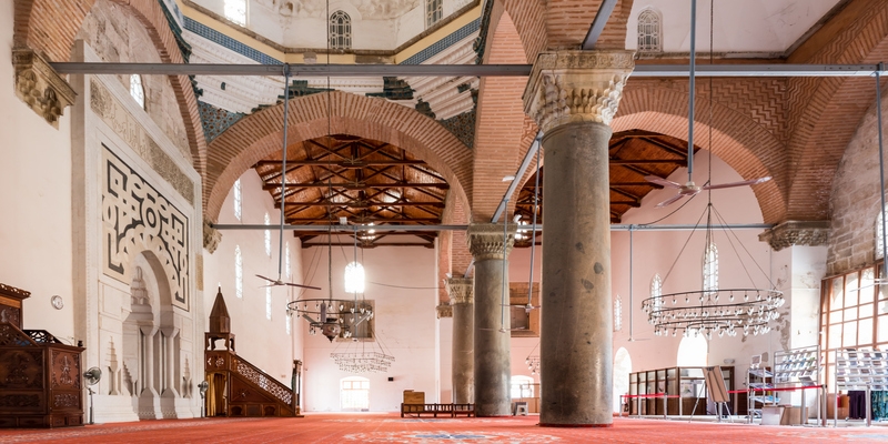 Mezquita de Isa Bey Mezquita de Isa Bey