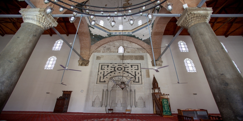 Mezquita de Isa Bey Mezquita de Isa Bey