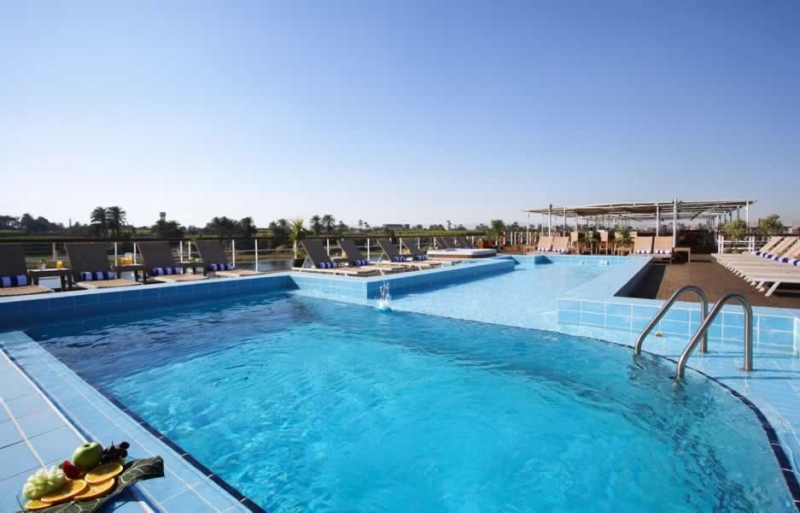 Swimming pool at Mövenpick Nile Cruise at Christmas, Best Nile River Cruises 2022 Swimming pool at Mövenpick Nile Cruise at Christmas, Best Nile River Cruises 2022