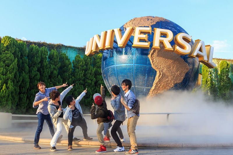 Theme Park Vacations for Less