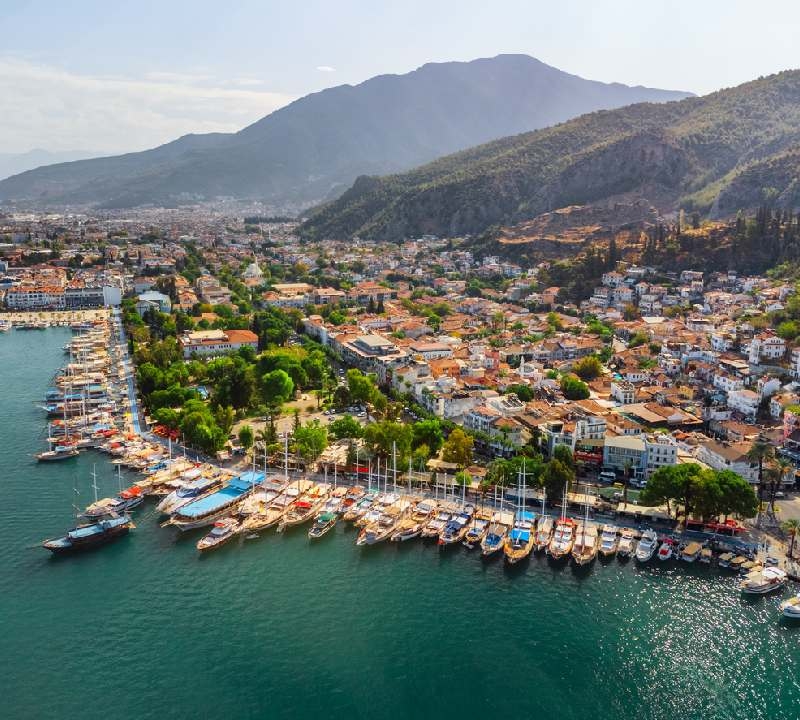 Vista aérea da costa de Fethiye na Turquia Vista aérea da costa de Fethiye na Turquia