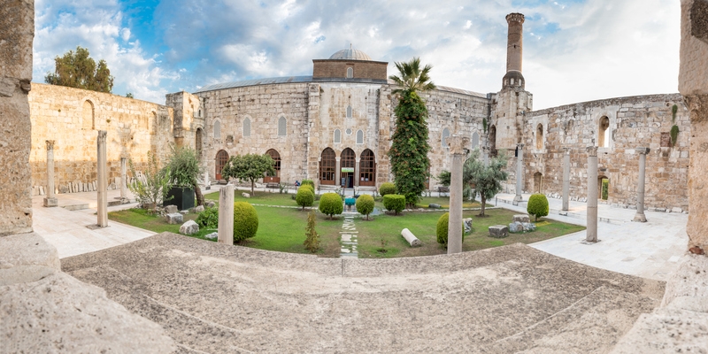 Mezquita de Isa Bey Mezquita de Isa Bey