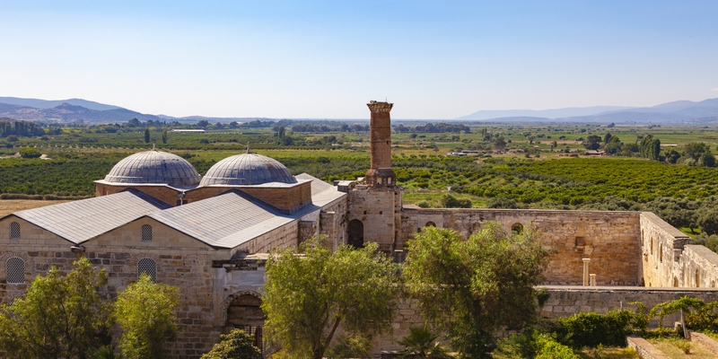 Mezquita de Isa Bey Mezquita de Isa Bey