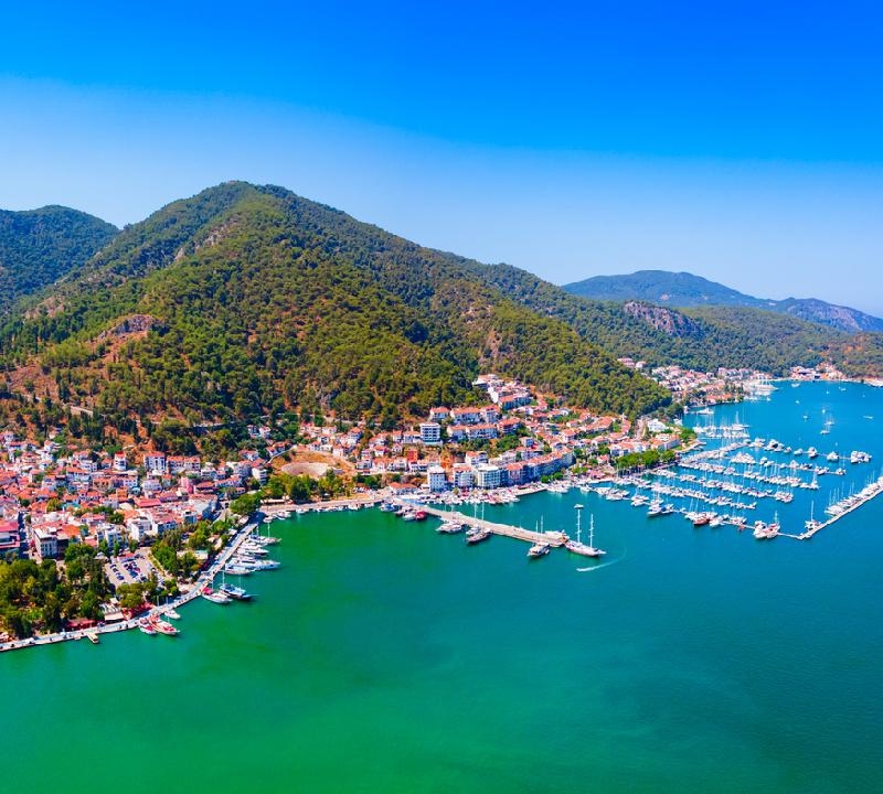 Vista panorâmica aérea do porto de Fethiye. Fethiye é uma cidade na província de Mugla, Turquia. Vista panorâmica aérea do porto de Fethiye. Fethiye é uma cidade na província de Mugla, Turquia.