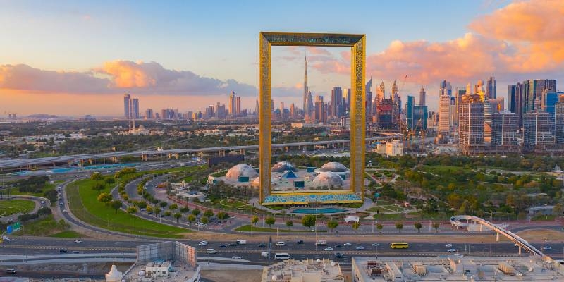 Vista panorámica al atardecer Dubai Frame Vista panorámica al atardecer Dubai Frame