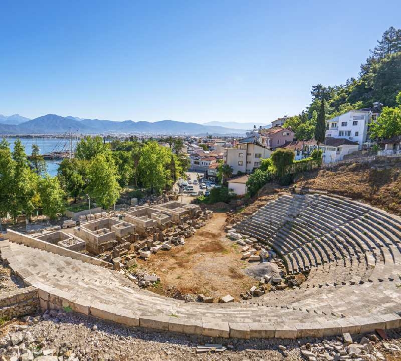 Teatro romano no centro de Fethiye Teatro romano no centro de Fethiye