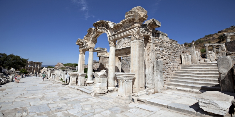 El Templo de Adriano El Templo de Adriano