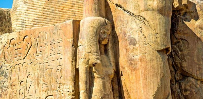 Les Colosses de Memnon Les Colosses de Memnon