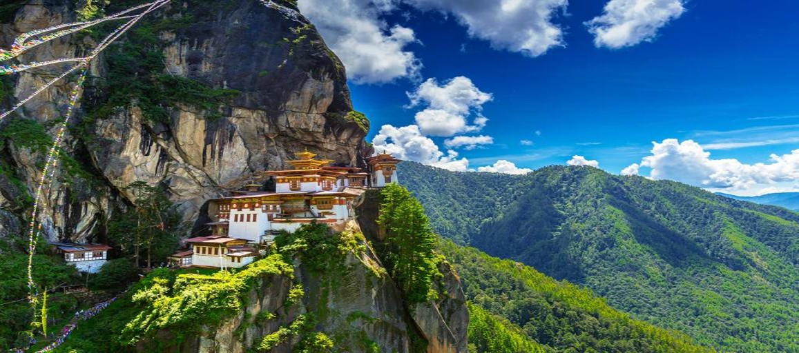 Tour to India and Bhutan from the Taj Mahal to the Land of the Thunder Dragon