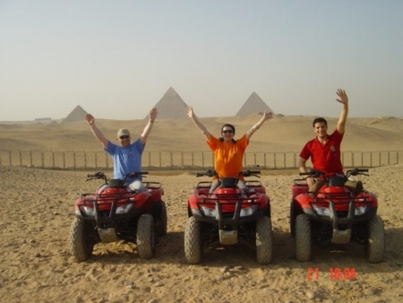 Quad Biking Giza alle Piramidi Circa 4 Ore