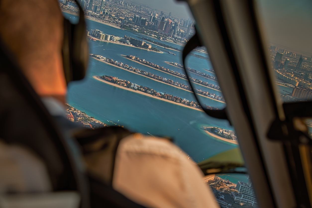 Helicóptero em Dubai: Guia Completo Para Sua Experiência Inesquecível [2025]
