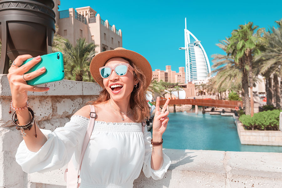 Experience the Glamour of Dubai: 5 Hotels That Redefine Hospitality