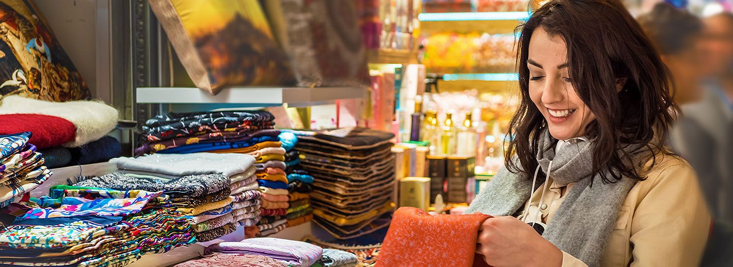 9 Best Markets in the World for your Travel Shopping